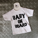 【BABY ON BOARD】ミニＴシャツ（子供が乗ってます）車内アクセサリー 