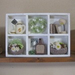ミニチュアインテリアＢＯＸアレンジ ＊中サイズ＊ホワイト＊カフェで読書を‥‥
