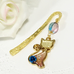 [レジン作品]ピンクの猫と青バラのブックマーク