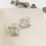ビーズ刺繍のビジューピアス