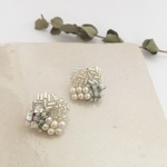 ビーズ刺繍のビジューピアス