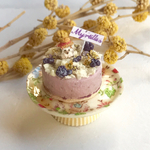 麦わら帽子のハリネズミ★お花とブルーベリーのムースケーキ★