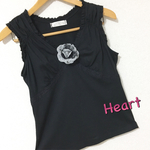 フリル、レース使い、黒のノースリーブトップス💖涼しいし〜〜可愛いし〜〜チョットそこまでじゃあ勿体ない❣️❣️