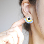 ビーズ刺繍ピアス 扇型