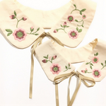お花の刺繍のおそろい付け襟