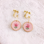 お花の刺繍イヤリング