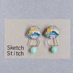 pastel green×roll刺繍ピアス