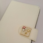 A53）多機種対応！★ダイヤカットとパールのイニシャル入り