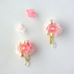 ゆれる花ブーケのピアス　~pinkピンク~