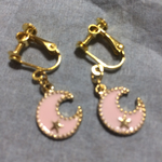 三日月✨ピンクのイヤリングorピアス
