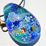 《しましまクラゲと熱帯魚》バッグチャーム　とんぼ玉　ガラス　キーホルダー　