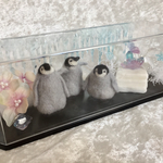 3羽のヒナペンギンのオブジェ