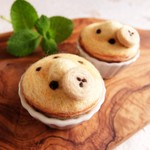 羊毛フェルトのバナナチョコチップ マフィン　ピンクッション