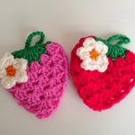 花咲きいちご🍓アクリルたわし。