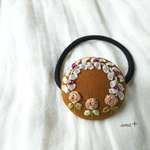 薔薇と葉  リボン刺繍ヘアゴム   ブローチへ変更可能