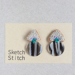 gray×lilac刺繍ピアス