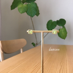 ペリドット一粒ピアス
