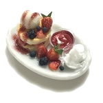 hand madeミニチュアドールハウス ストロベリーパンケーキ