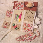 りすといちご刺繍のくるくるペンケース