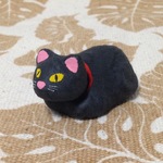 首振り 黒猫