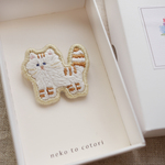 トコトコ猫の刺繍ブローチ　57