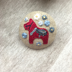 （小）刺繍ブローチ ダーラナホース