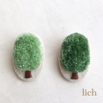 ふわふわ木の刺繍ブローチ