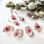 ミニバラの鉱石ピアス/イヤリング