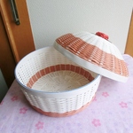 ふた付きの丸いかご