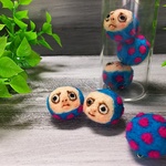 羊毛フェルトのドットじんストラップ～アオ×ピンク～