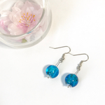 海色のとんぼ玉ピアス