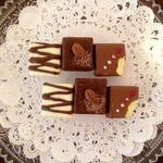 (初回限定価格)かじりかけチョコのバレッタ