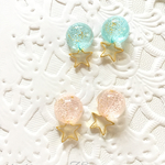 星とドライフラワードームピアス