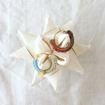 knitEAR-RING chocolatemint【brown.iceblue】アシンメトリーのイヤリング