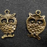 フクロウ 22mm×33mm　金古美色10個 
