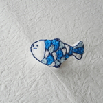 お魚刺繍ブローチ