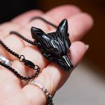 　オブシディアン「黒狼」カービング３２　　ステンレスネックレス 