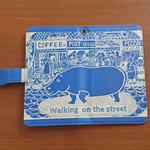 iPhone スマホケース 商店街を カバ が、行く。iPhone8 iPhone7 iPhone6 iPhone5 xperia 
