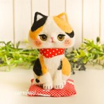 羊毛フェルト　お座りねこさん(三毛猫)