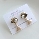 《sale》ボタンタッセルピアス《ベージュ》