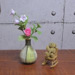 黄色と白が可愛い小さな一輪挿し ＾＾