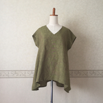 後ろ下がりのリネンプルオーバー