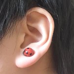 てんとう虫のマグネットピアス