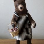 羊毛フェルト　エプロンくまさん