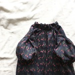 LIBERTY ふんわり袖のワンピース