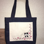 ねこ刺繍のトートバッグ