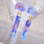 花火柄  風鈴ピアス/イヤリング     (淡色花火)