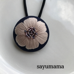 ☆刺繍☆くるみボタンのヘアゴム