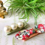 《送料無料》花柄レッドリボン&パールのベビーヘアクリップ