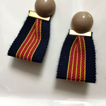ストライプリボンのタッセルピアス／イヤリング